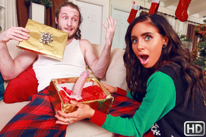 Moms Bang Teens / Realitykings - Brick Danger, Naomi Woods, Starri Knight             	Christmas Surprise             / 25.12.2017